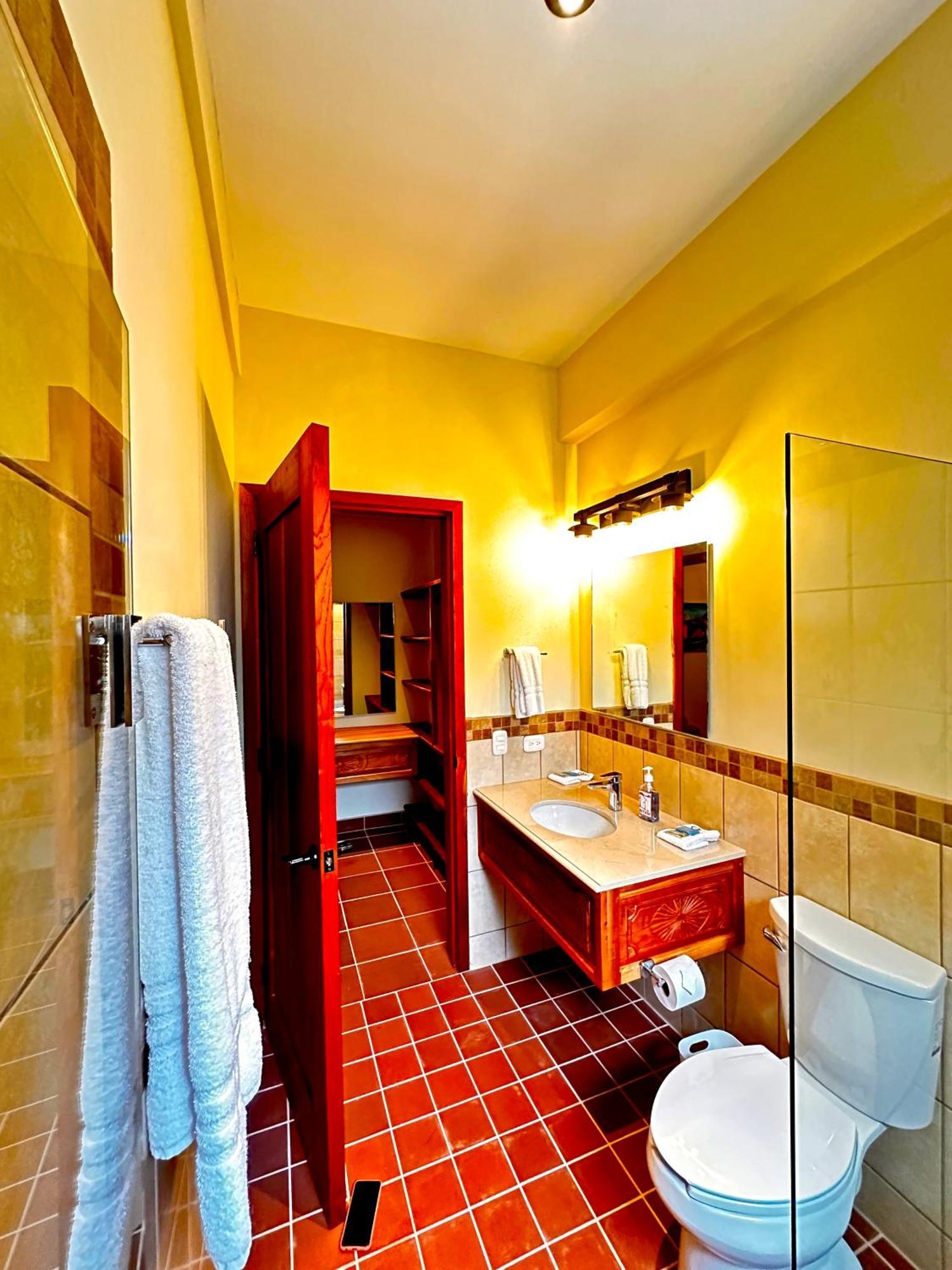 Hotel Jotam Panajachel Esterno foto