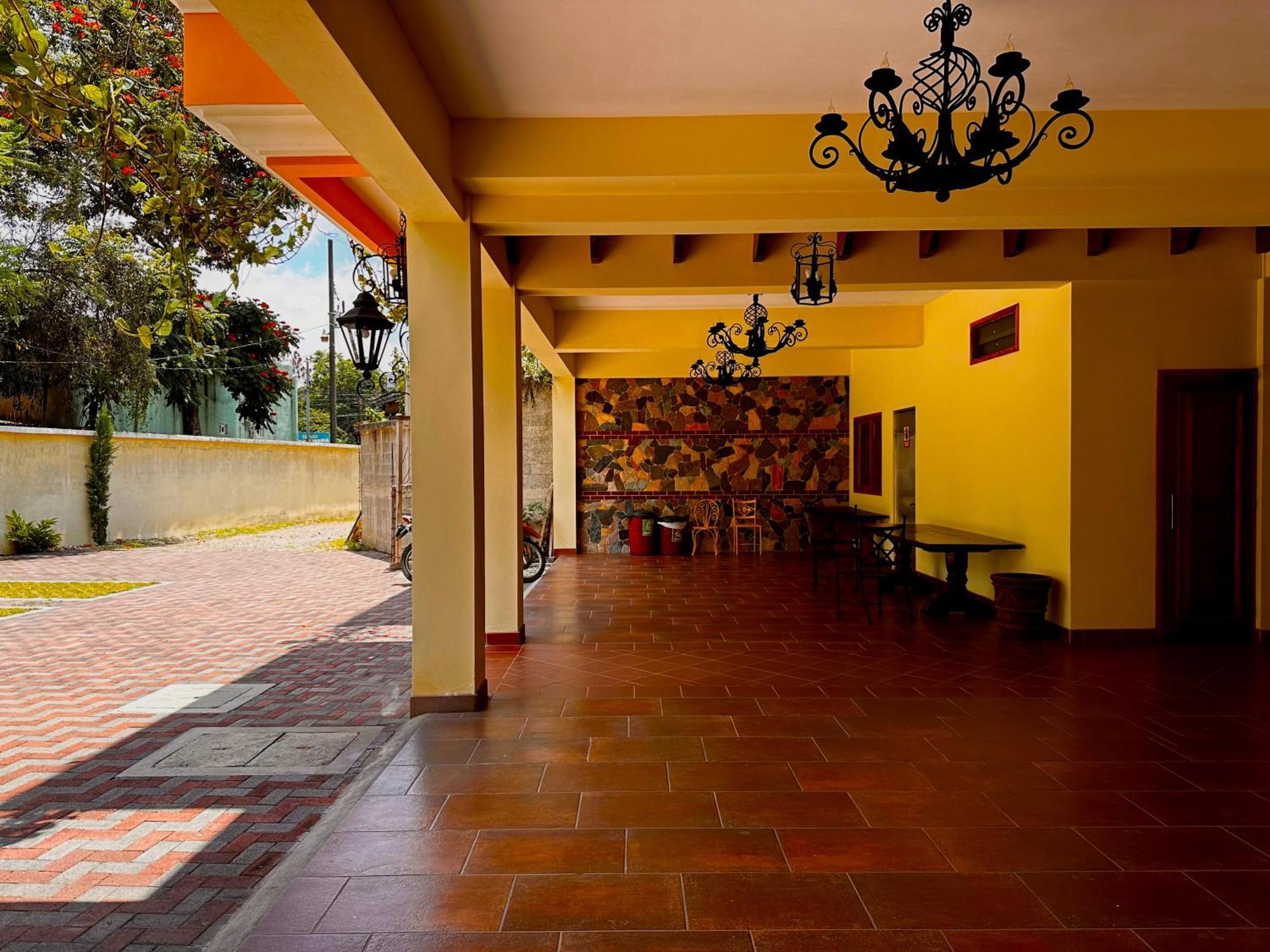 Hotel Jotam Panajachel Esterno foto